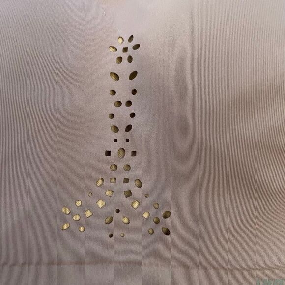 Victoria Sport ~ Mauve Sports Bra ~ size 32C - Picture 6 of 9